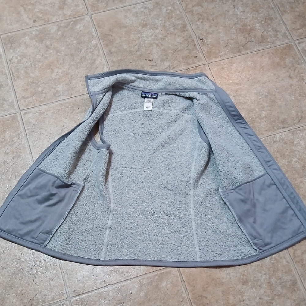 Patagonia Light Gray Fleece Vest With Pockets And Zipper - Picture 4 of 5
